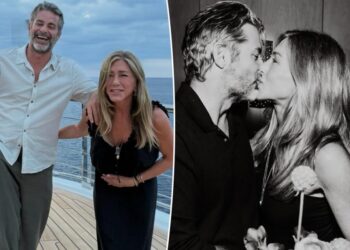 Jennifer Aniston and boyfriend Jim Curtis share an intimate kiss in his 57th birthday tribute to her
