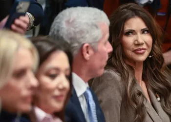 Trump gossips about ‘dead giveaway’ Kristi Noem is having an ‘affair’: report