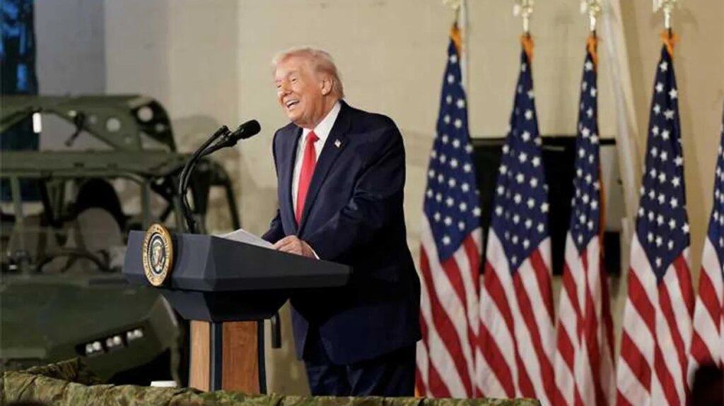 Trump staff supplied applause during ‘overtly political’ speech to silent service members