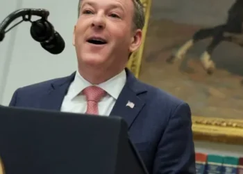 Analyst flustered by ex-Trump official’s galling admission: ‘Ludicrous on its face’