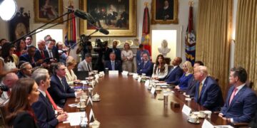 This Trump clown just became the laughingstock of his administration