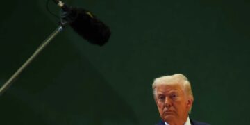 Chaotic Trump term now ‘reminds people of pandemic’ — and that’s disastrous: GOP pollster