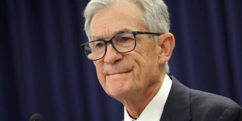 Jerome Powell is facing a ‘puzzlement’ of economic data, with contradictions likely to freeze any immediate action on the base rate