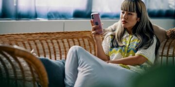 Top Machine Learning Developer Speechless at Simple Question: Should AI Simulate Emotional Intimacy?