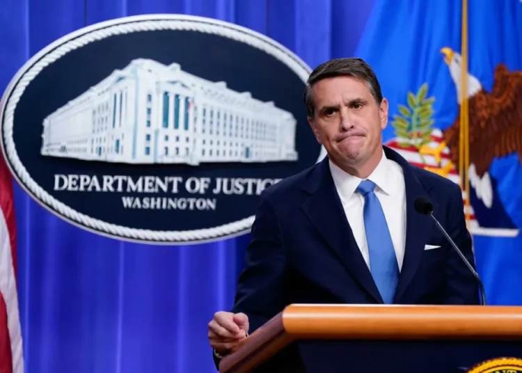 Trump DOJ attorney held in contempt for refusing to return ICE detainee’s paperwork