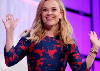 Despite a $400 million net worth and Hollywood career, Reese Witherspoon tells young people to stop chasing their dreams—and do this instead