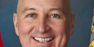 MAGA senator endorses his wife for statewide office — even though she’s a Democrat