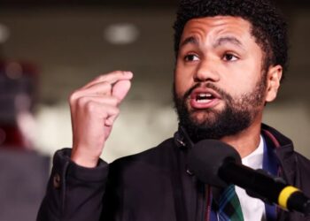 Trump Said He Banned Epstein From Mar-a-Lago. A Lawmaker Who Reviewed Unredacted Files Says They Tell a Different Story