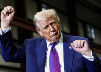 Trump appears to fumble spelling in new attack on his own ‘worst’ appointee