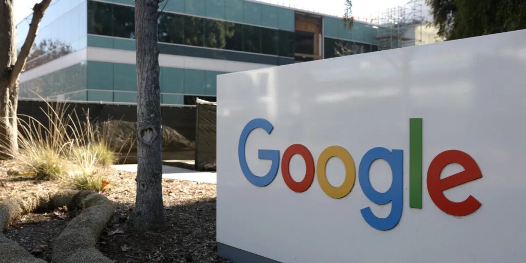 Fed staff are more worried about stock prices than tech debt, even as hyperscalers go on a borrowing binge for their AI spending