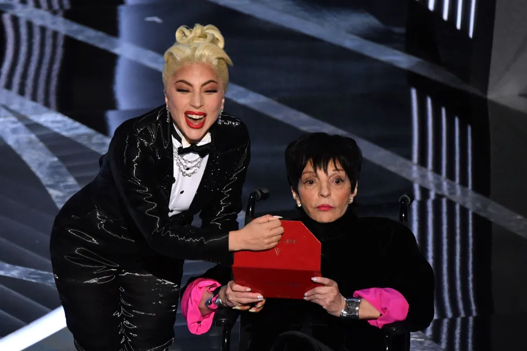 Lady Gaga (left) and Liza Minnelli announcing the Best Picture award at the 94th Oscars.