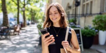 A millennial manager took her job hunt to Tinder and landed 3 interviews—she says getting a job on the dating app was easier than finding love