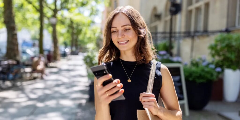 A millennial manager took her job hunt to Tinder and landed 3 interviews—she says getting a job on the dating app was easier than finding love