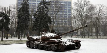 The Russian economy is now eating itself to death as Putin’s war on Ukraine destroys future capacity, former central bank adviser says