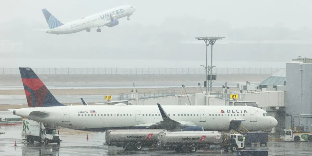 Delta expects to halt flights at NYC, Boston airports for storm