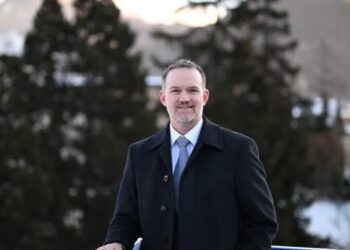 U.S. tells partners to honor tariff deals as Trump regroups