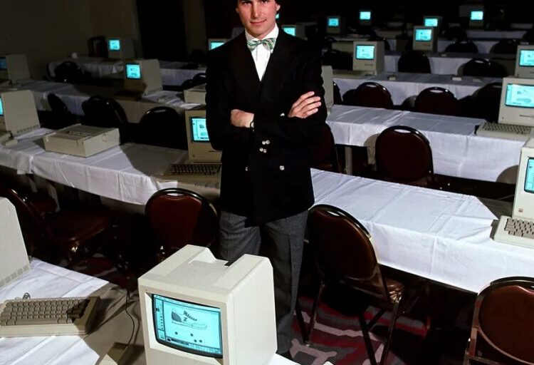 Steve Jobs adopted a no ‘bozos’ policy and said the best managers are those who never wanted the job—here are his 3 best management tips