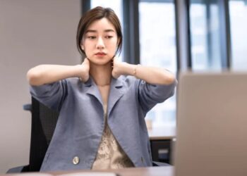 Nearly half of companies are ditching merit-based bumps for ‘peanut butter’ raises—and it’s the same tactic bosses used after the 2008 recession