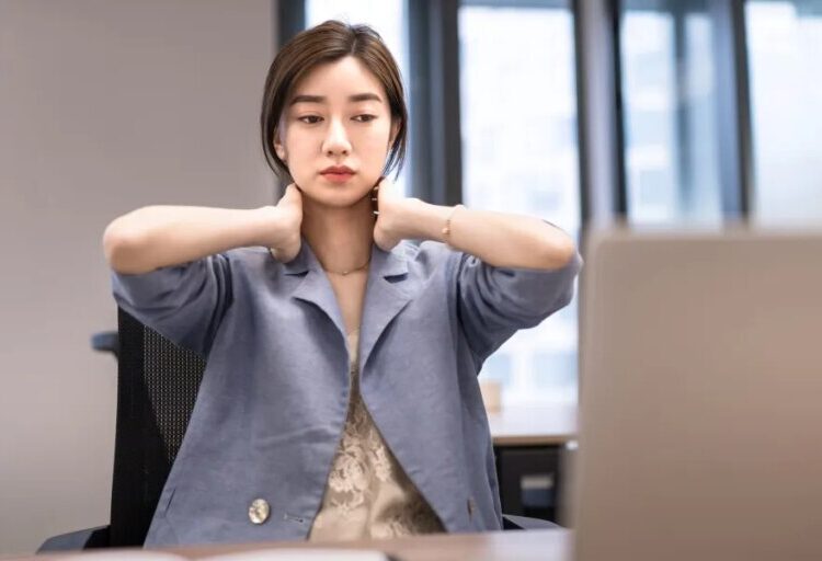 Nearly half of companies are ditching merit-based bumps for ‘peanut butter’ raises—and it’s the same tactic bosses used after the 2008 recession