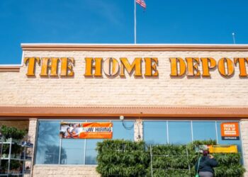 Home Depot CEO flags a disconcerting lack of faith in the American economy: ‘Our customers are telling us that they’re not investing’