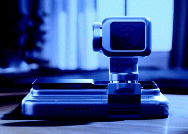 Intriguing New Smartphone Design Features a Small Robot Arm
