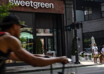 Chains like Sweetgreen and Chipotle are finally realizing they need to look beyond the “slop bowl”