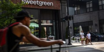 Chains like Sweetgreen and Chipotle are finally realizing they need to look beyond the “slop bowl”