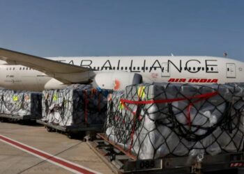 Airspace closed and flights canceled across the Mideast amid U.S.-Israeli attacks on Iran