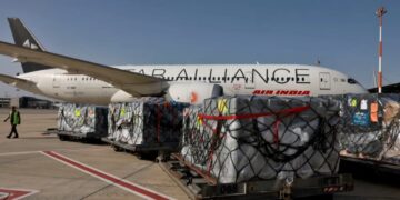 Airspace closed and flights canceled across the Mideast amid U.S.-Israeli attacks on Iran