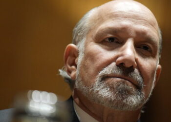 White House Shrugs Off Lutnick’s Epstein Ties