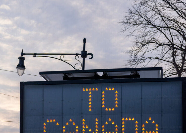 For an Immigration Trap on a Bridge to Canada, an Encouraging Sign