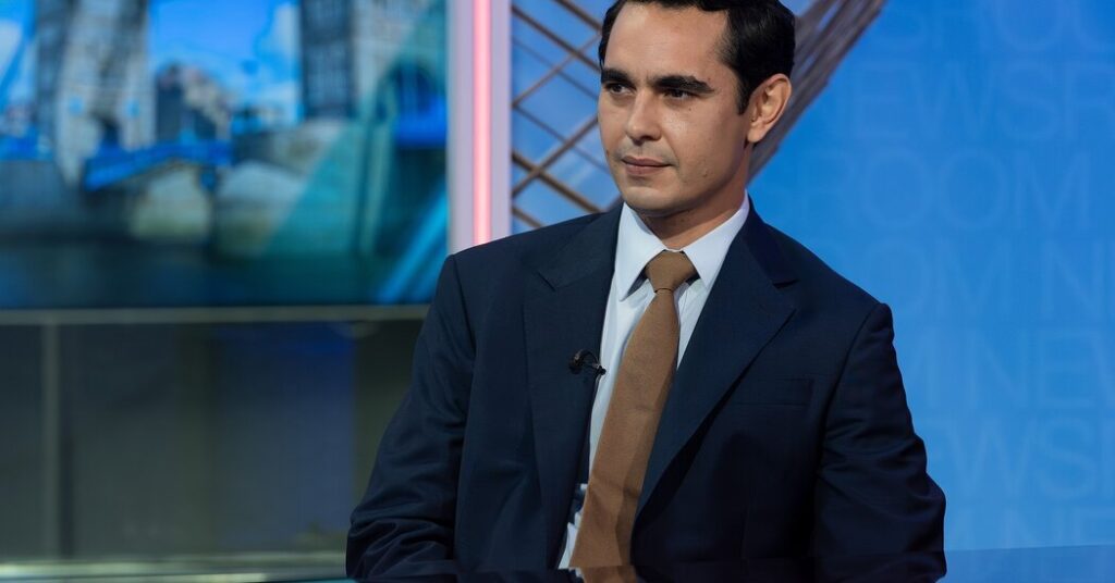 How to Dress for Financial Fraud