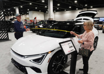 As Trump Obliterates Climate Efforts, States Try to Fill the Gap