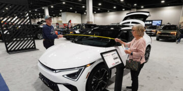 As Trump Obliterates Climate Efforts, States Try to Fill the Gap