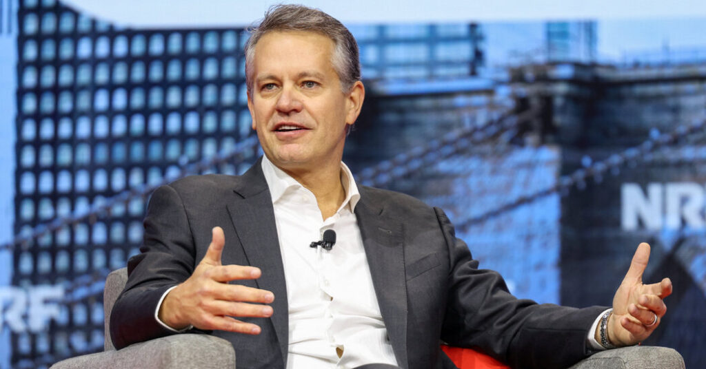 Walmart Expects Growth Streak to Continue as New Chief Takes Over