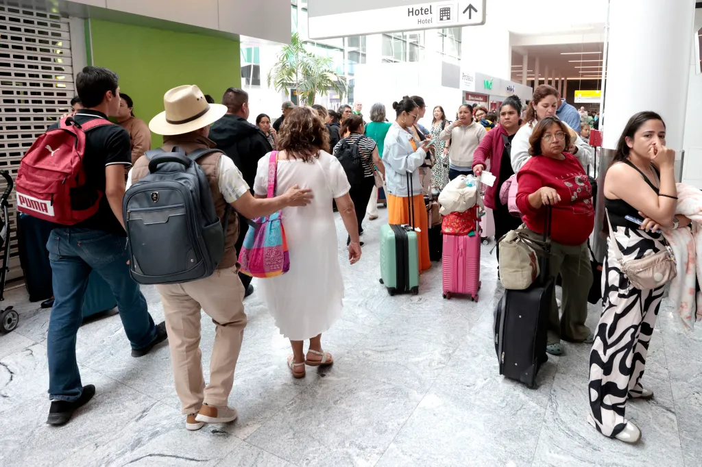 Passengers stranded at Guadalajara International Airport following flight suspensions.