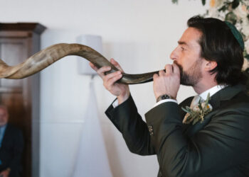 A Shofar Player Wasn’t High on Her Dating Wish List