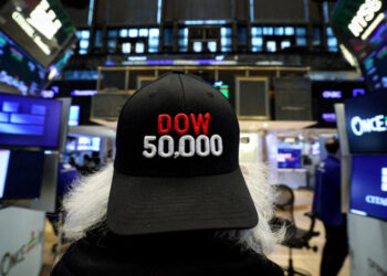 Mixed Signals Churn Stock Market Despite Recent Highs