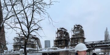 In Ukraine, Senators See War’s Impact and Press for Stronger U.S. Support