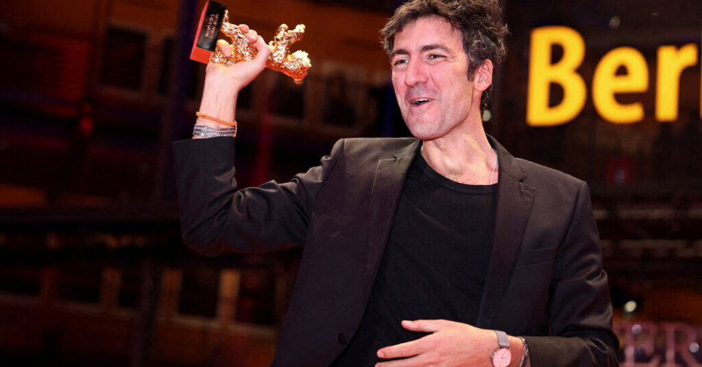 Political Drama ‘Yellow Letters’ Wins Top Prize at Berlin Film Festival