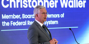 Top Fed Official Sees Little Effect on Rate Outlook From Supreme Court’s Tariff Ruling