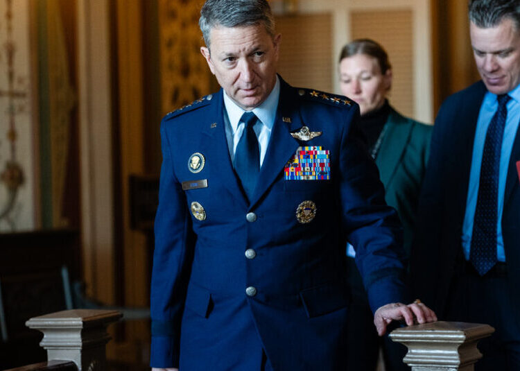 Trump Says Top General Sees Easy Victory if U.S. Attacks Iran