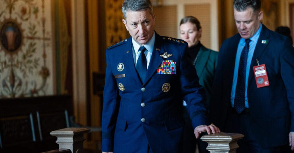 Trump Says Top General Sees Easy Victory if U.S. Attacks Iran