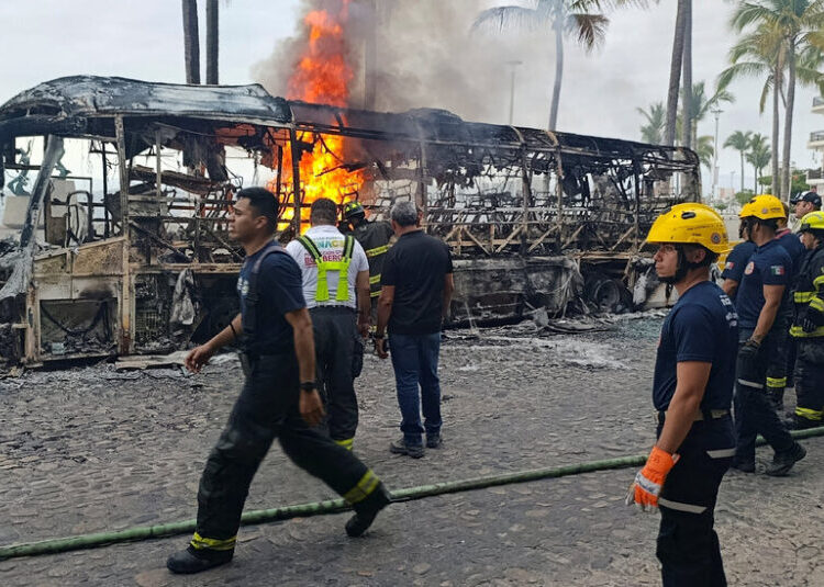 Black Smoke, Burning Tires: A Tourist City Is Jolted by Violence in Mexico