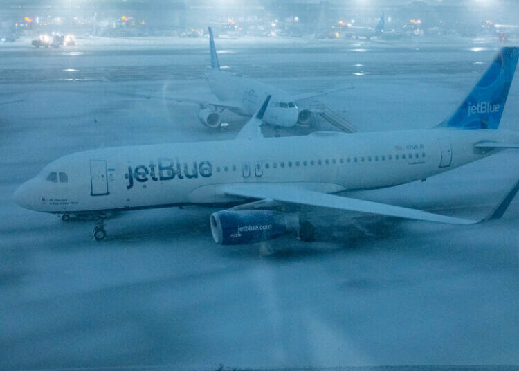 Thousands of Flights Are Canceled as Storm Slams Northeast Airports