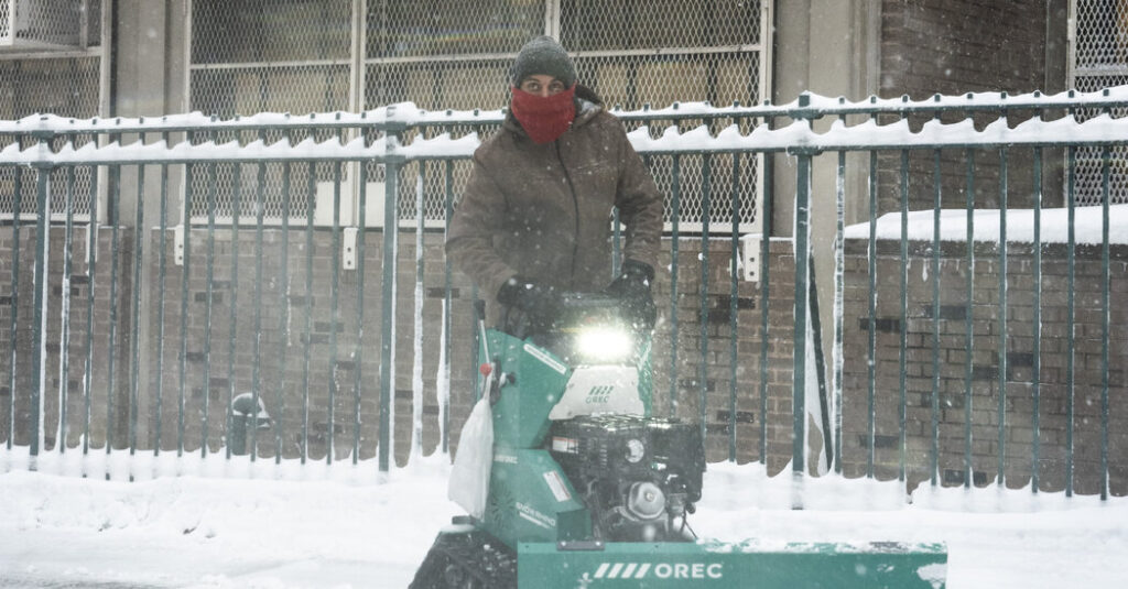 Sanitation Department Mobilizes Into ‘Full Force Posture’ for Storm Duty