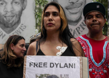 Dueling Slates of Guests at Speech Show Stark Immigration Divide