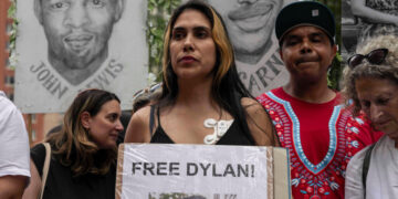 Dueling Slates of Guests at Speech Show Stark Immigration Divide