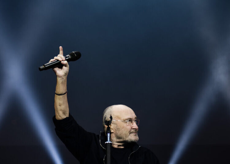 Phil Collins, Wu-Tang Clan and Shakira Are Among Rock Hall Nominees