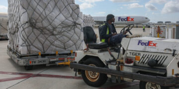 Businesses Push for Tariff Refunds as Trump Aides Hint at Fight to Come